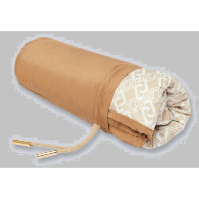 LIU JO Kobereček voděodolný s monogramem karamelová motiv LJ  vel. M (68*100 cm)
